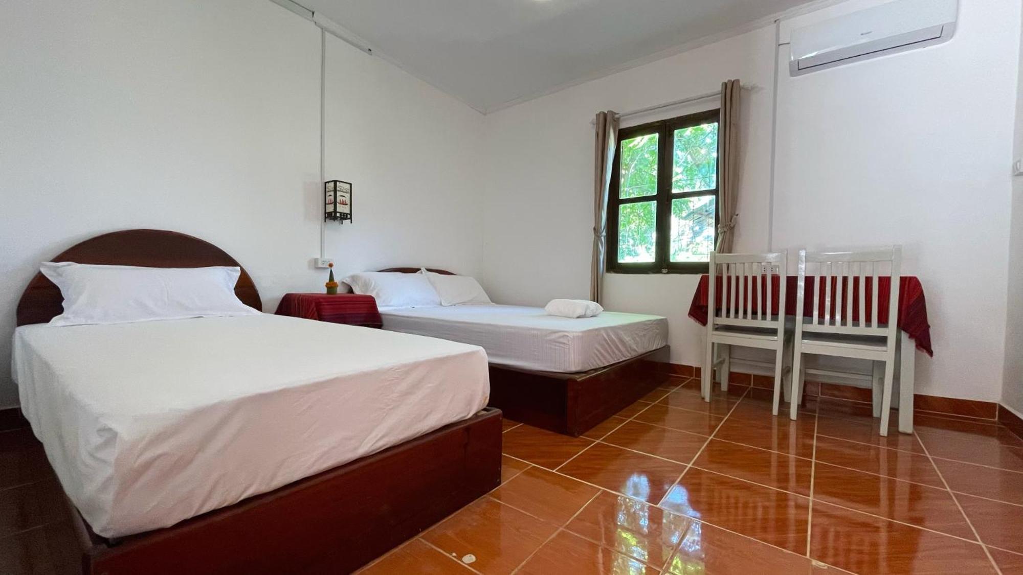 Moukdavan Guesthouse หลวงพระบาง ภายนอก รูปภาพ