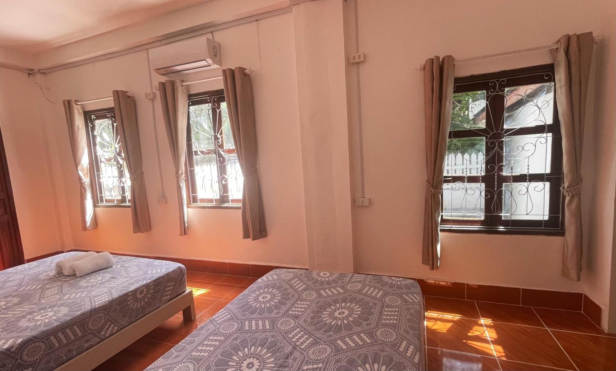 Moukdavan Guesthouse หลวงพระบาง ภายนอก รูปภาพ